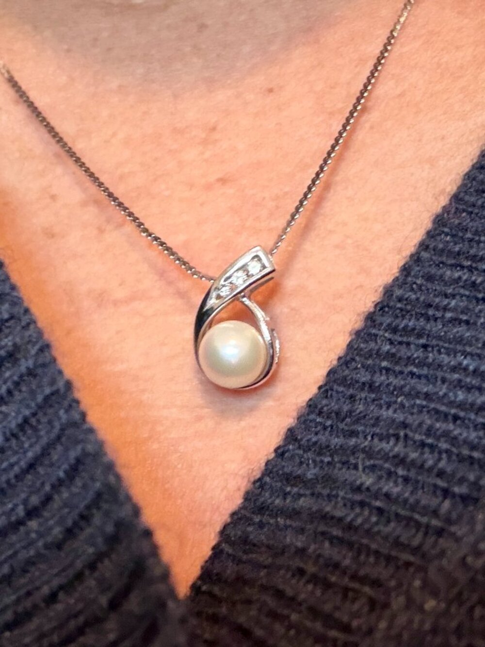 Vintage 14K White Gold Pearl Pendant with Diamond Accents